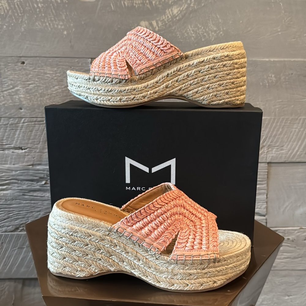 🌟New Marc Fisher Zakki platform wedges